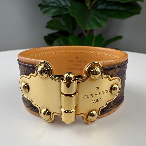 💎✨Authentic LOUIS VUITTON Monogram Canvas Save It Cuff Bracelet  Size 6 1/2" - Picture 1 of 5